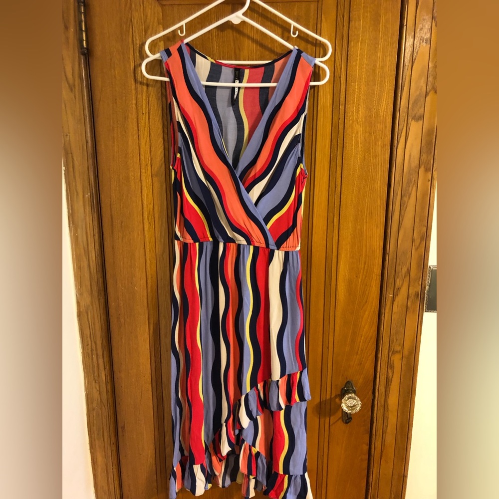 Pretty multicolored ruffled midi dress